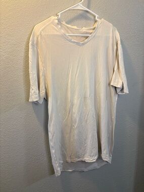 Lululemon Men’s V-Neck Short Sleeve